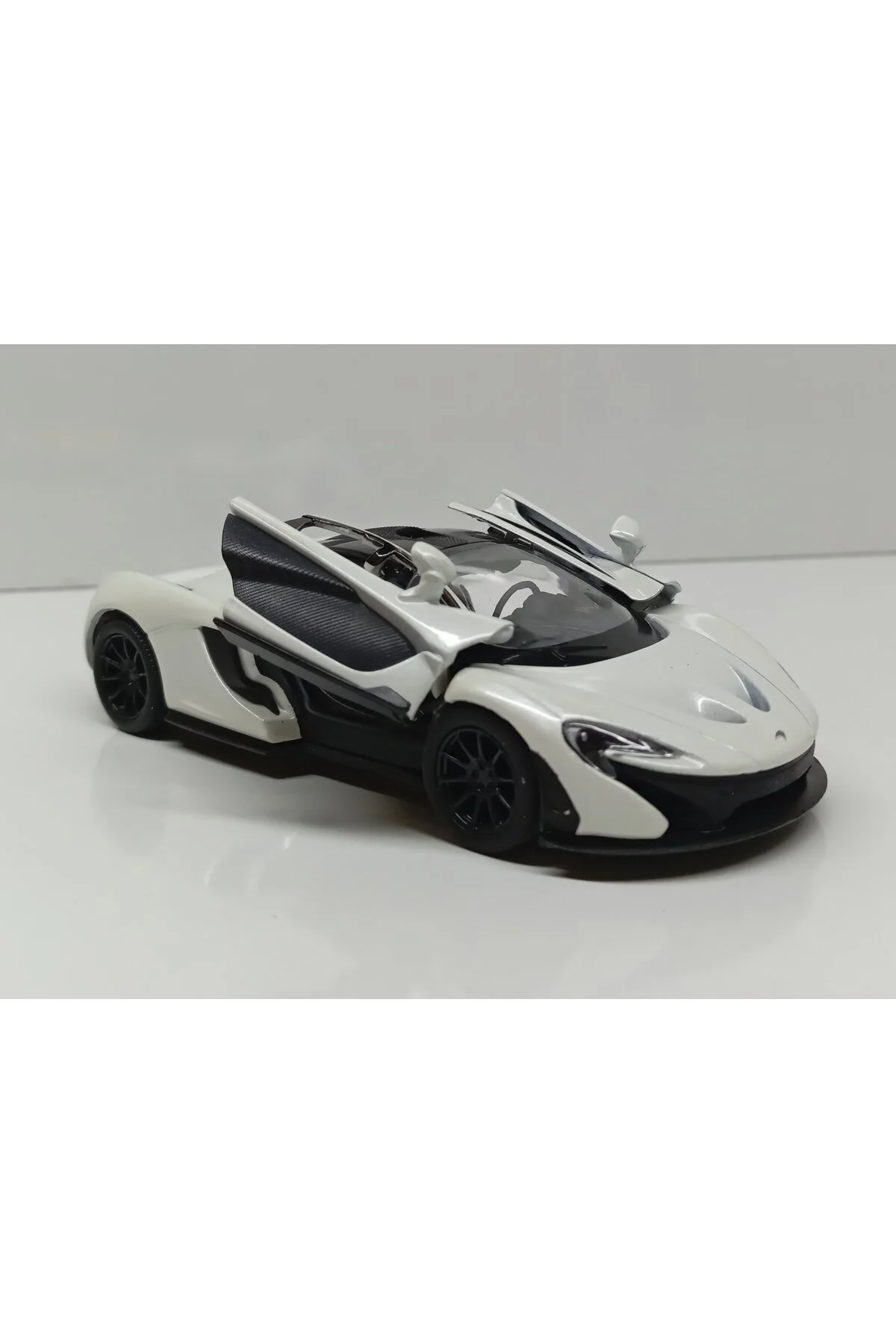 مدل خودرو DIANOMI KINSMART 1:36 مقیاس MCLAREN P1 CZECH LEAVE METAL CAR Kinsmart
