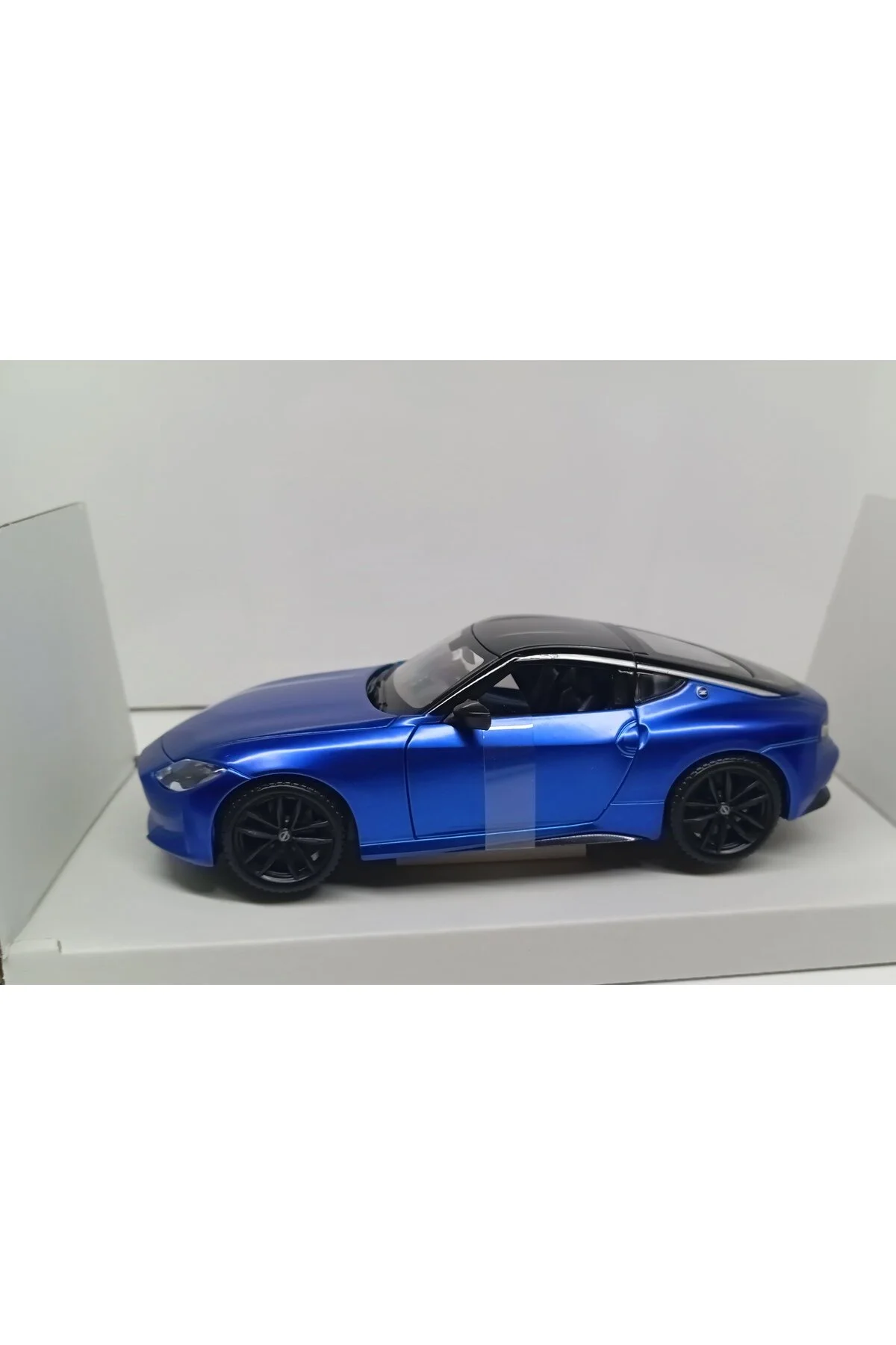 مدل خودرو DIANOMIMAISTO 1:24 مقیاس نیسان 2023 Z فلزی DIECAST Maisto