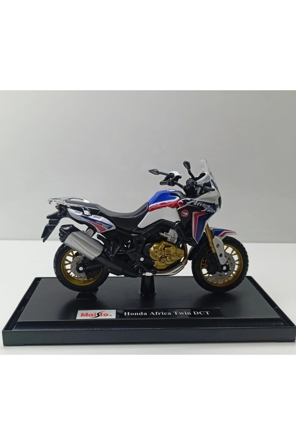مدل خودرو دیانومی مایستو در مقیاس 1:18 HONDA AFRICA TWIN DCT اورجینال Maisto