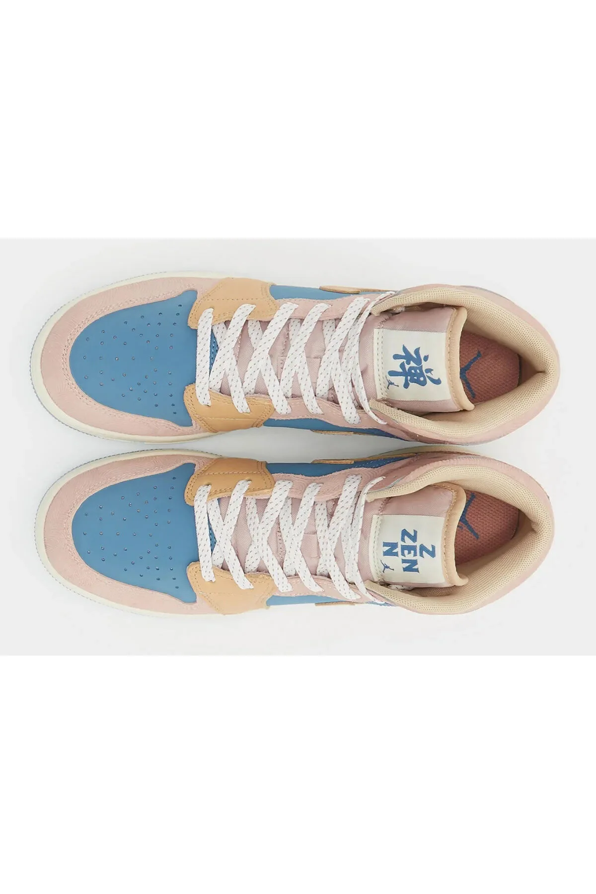اسنیکر زنانه AIR JORDAN 1 اواسط اورجینال نایک Nike