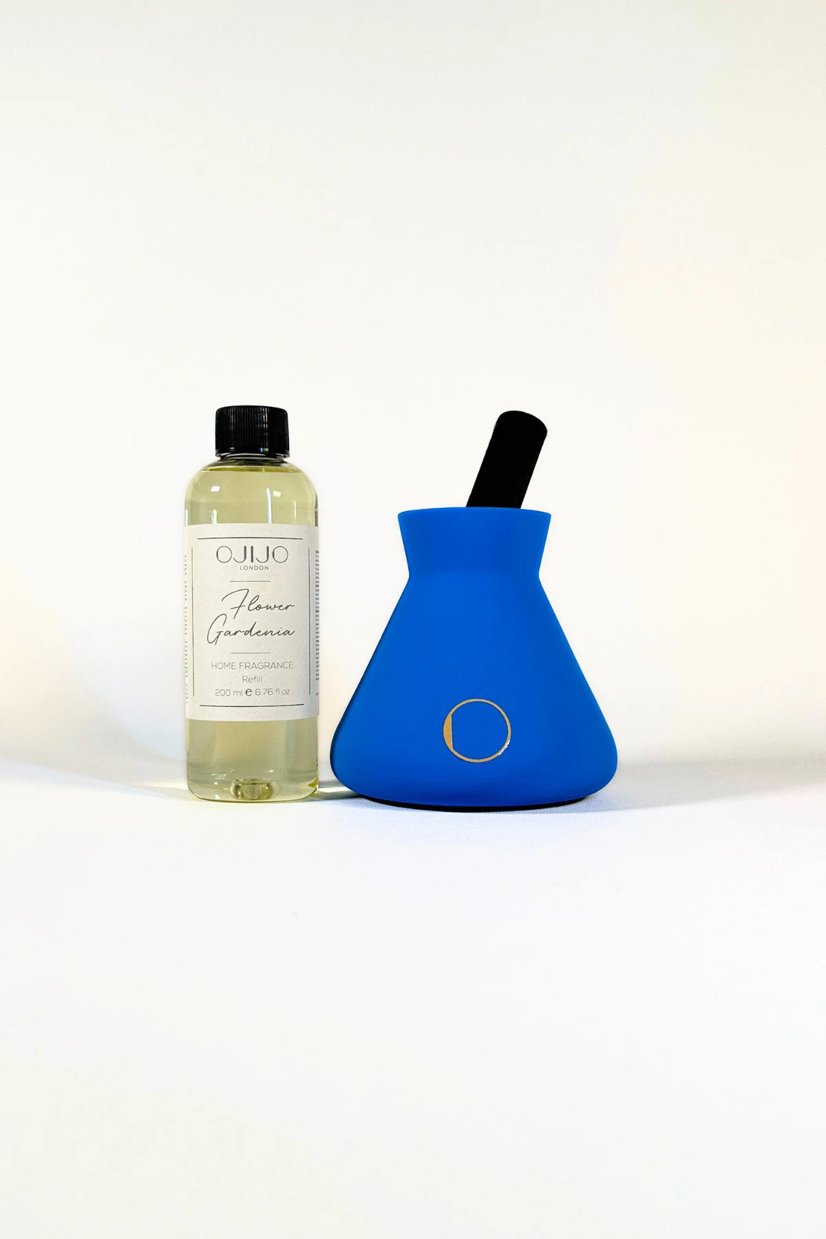 بوگیر و تصفیه کننده هوا خوشبو عطر بوی اتاق میله گل باغ 2 میل گلدان سرامیکی رنگ آبی Bodrum OJIJO LONDON
