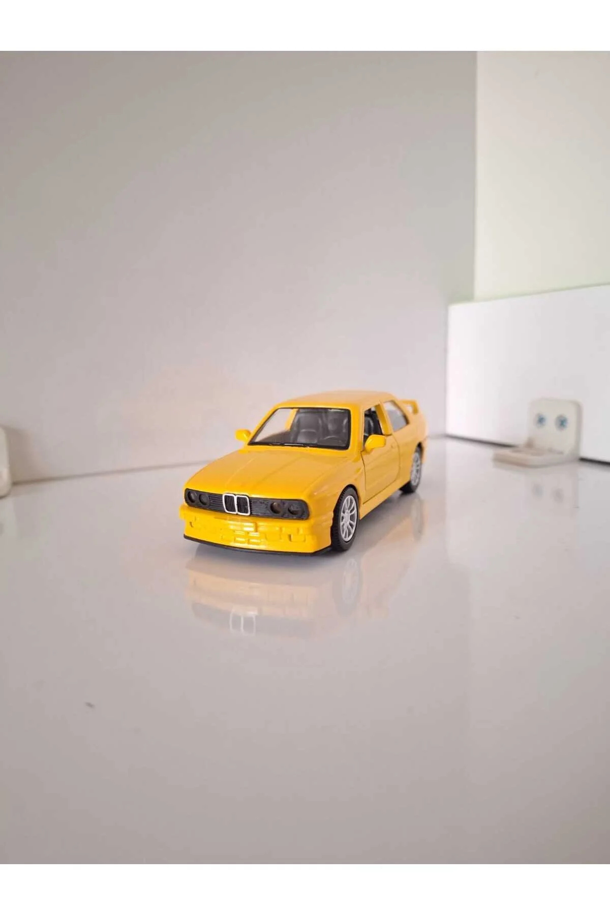 ماشین اسباب بازی فلزی زرد BMW E30 از ترکیه HOT WHEELS