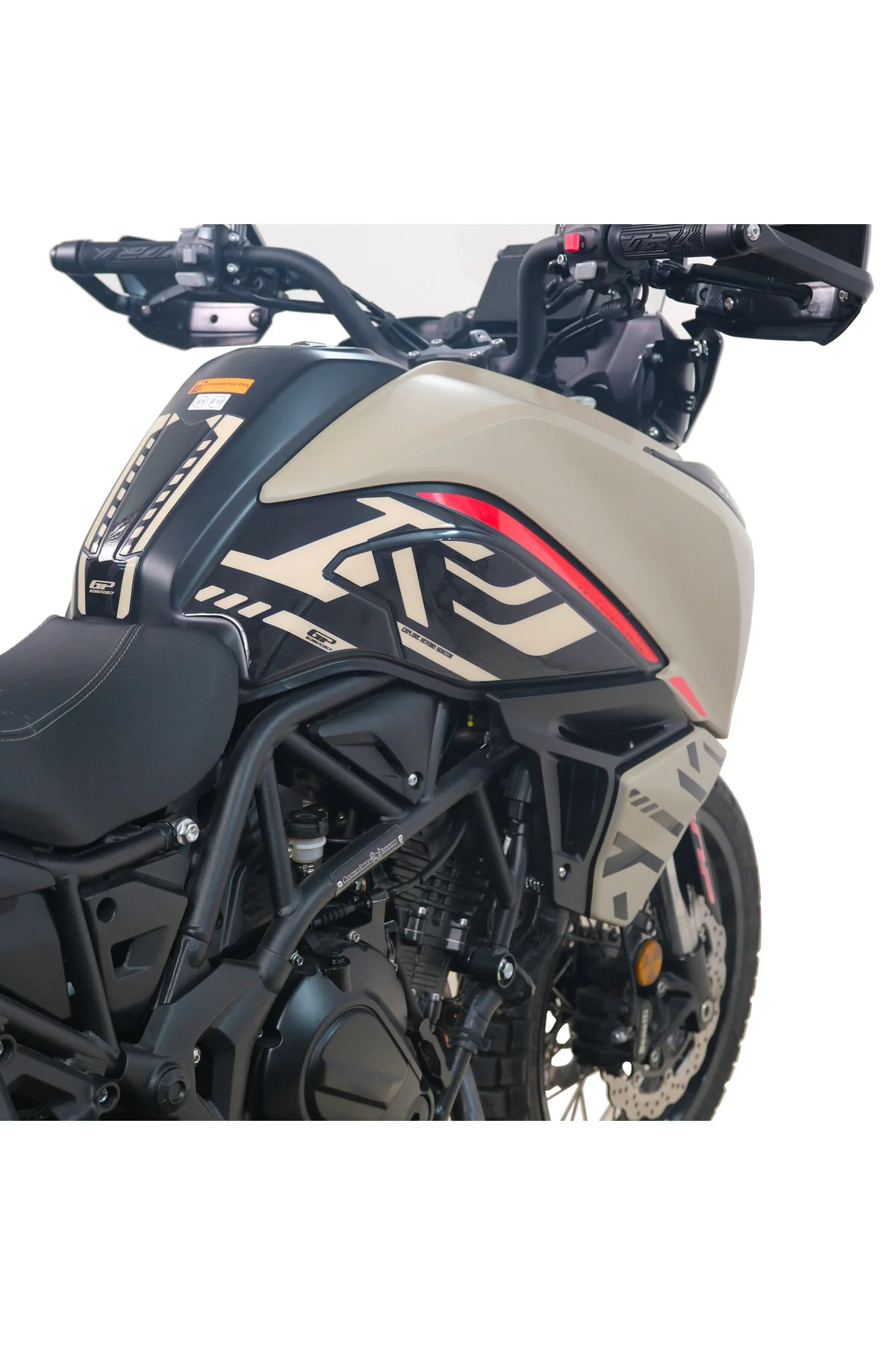 محافظ باک و برچسب GP کامپوزیت BENELLI TRK 702 X 2024 مجموعه پانک سازگار سیاه سفید GP KOMPOZİT