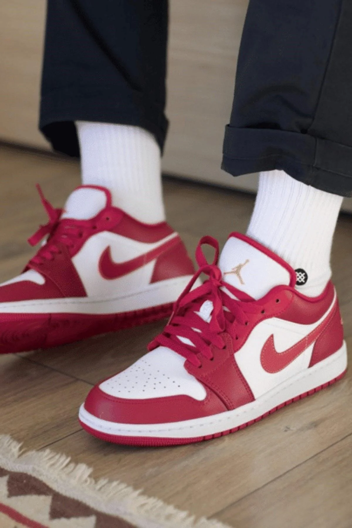 اسنیکر مردانه AIR JORDAN 1 کفش ورزشی چرمی کم چرم قرمز رنگ نایک Nike