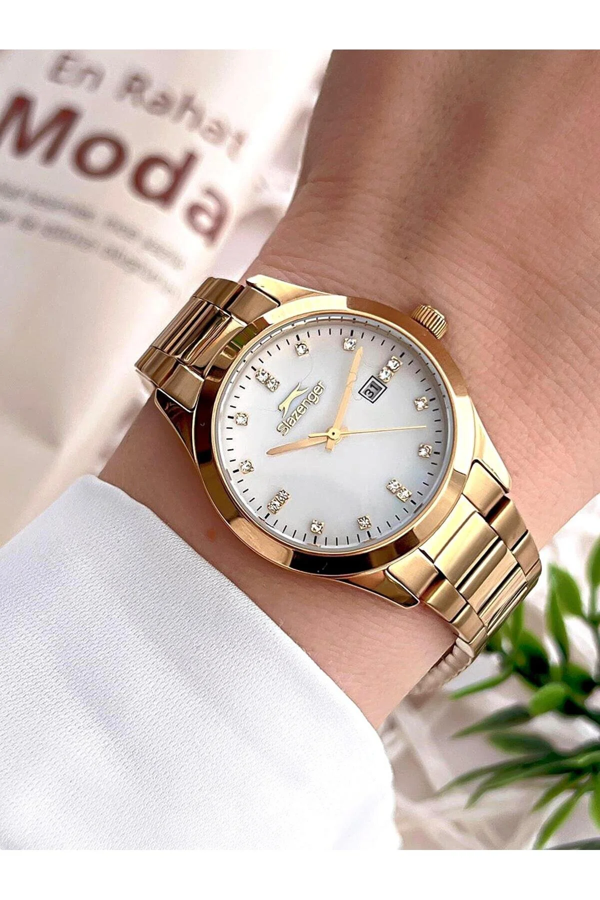 ساعت صفحه مخصوص مادر مروارید با بند استیل تقویم 5 اتمسفر ضد آب مچی زنانه 2465.3.04 Slazenger