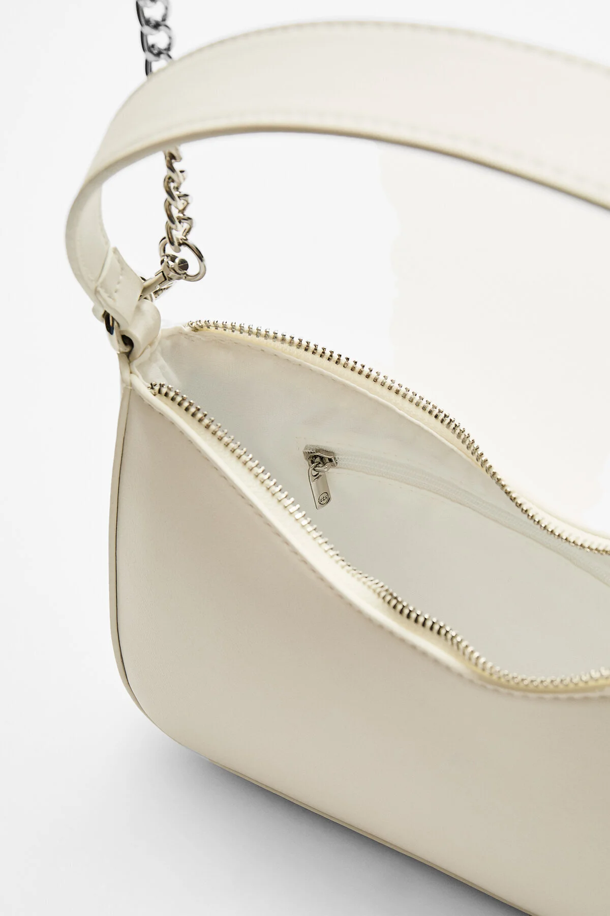 کیف دستی با جزئیات زنجیری طراحی مدرن و شیک  Stradivarius