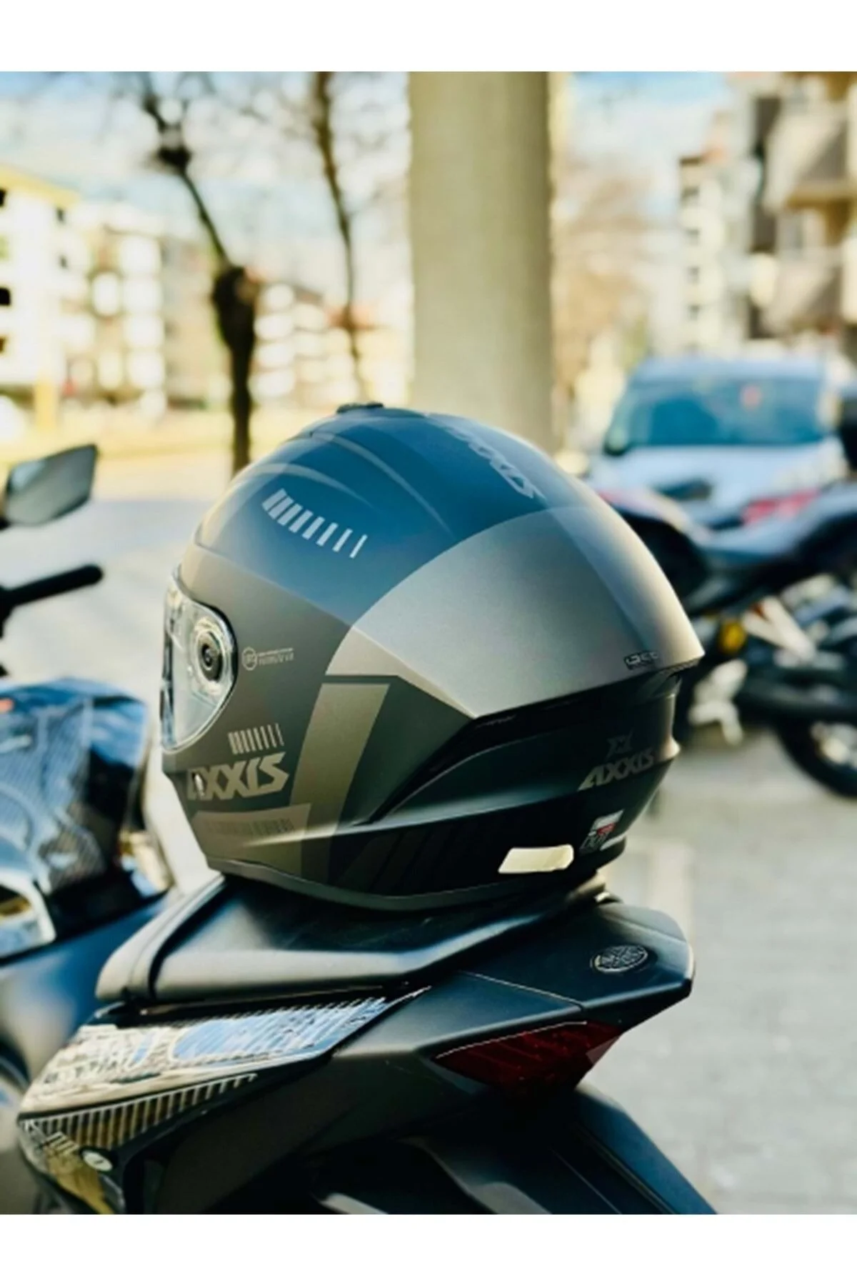 کلاه کاسکت موتورسیکلت مشکی DRAKEN S MP4 B1 MATT HELMET Axxis