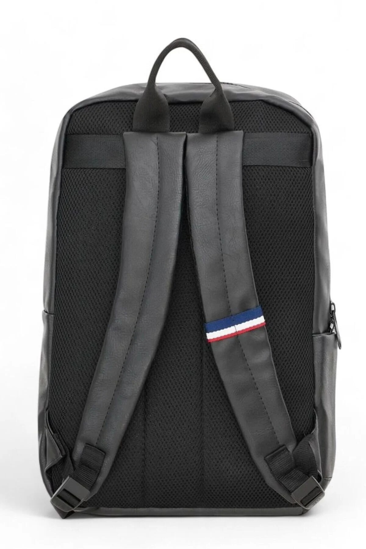 کوله پشتی مشکی از U.S. Polo Assn با طراحی شیک و محفظه لپ‌تاپ U.S. Polo Assn.