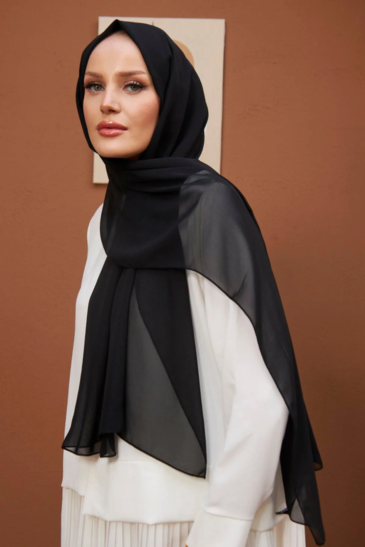 شال زنانه ابریشمی حق بیمه سیاه کاراجا Karaca