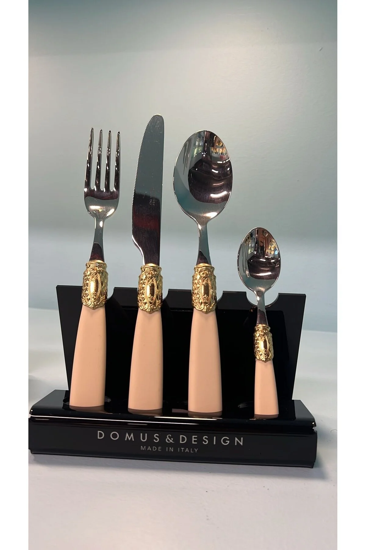 قاشق چنگال و چاقو ESTERHOMEDECOR 75 قطعه از با نام تجاری ایتالیایی Domus Design