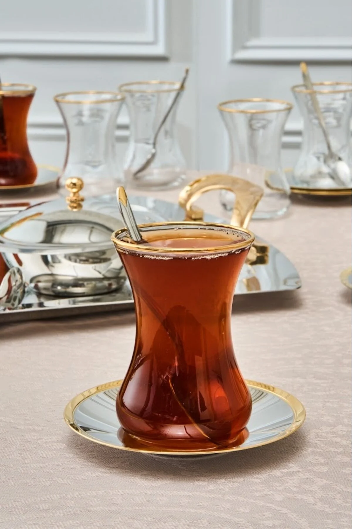 لیوان ویستا 40 قطعه سینی از 12 نفر چای مجموعه طلا Karaca