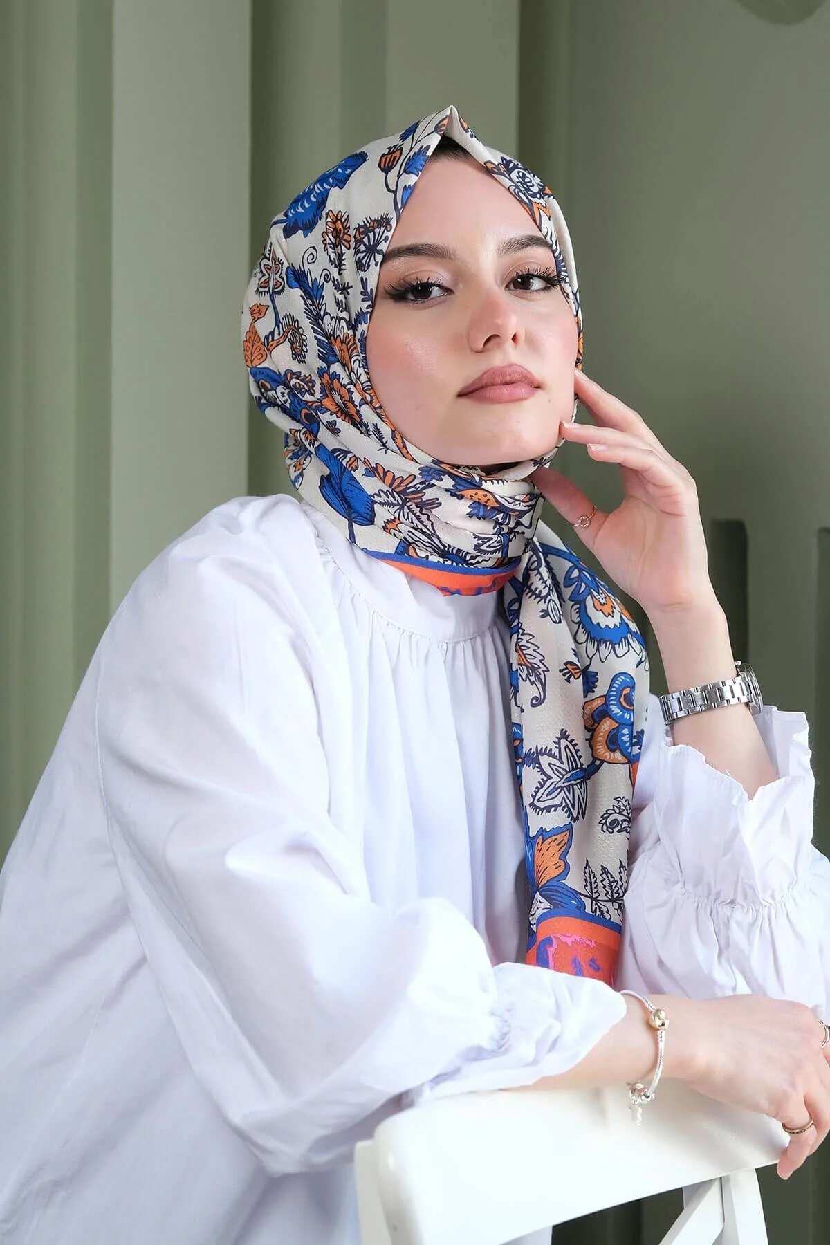 شال نخی نارنجی طرح گل AFVENTE