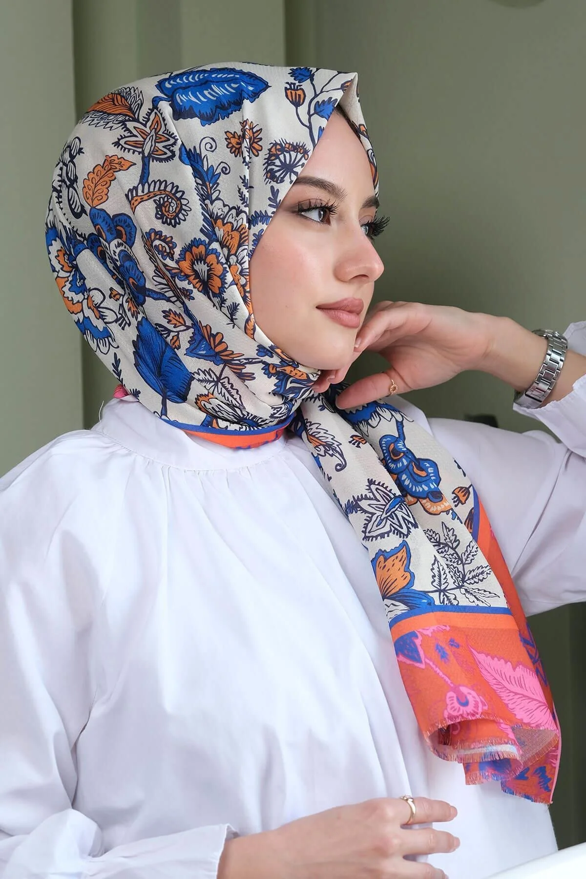 شال نخی نارنجی طرح گل AFVENTE