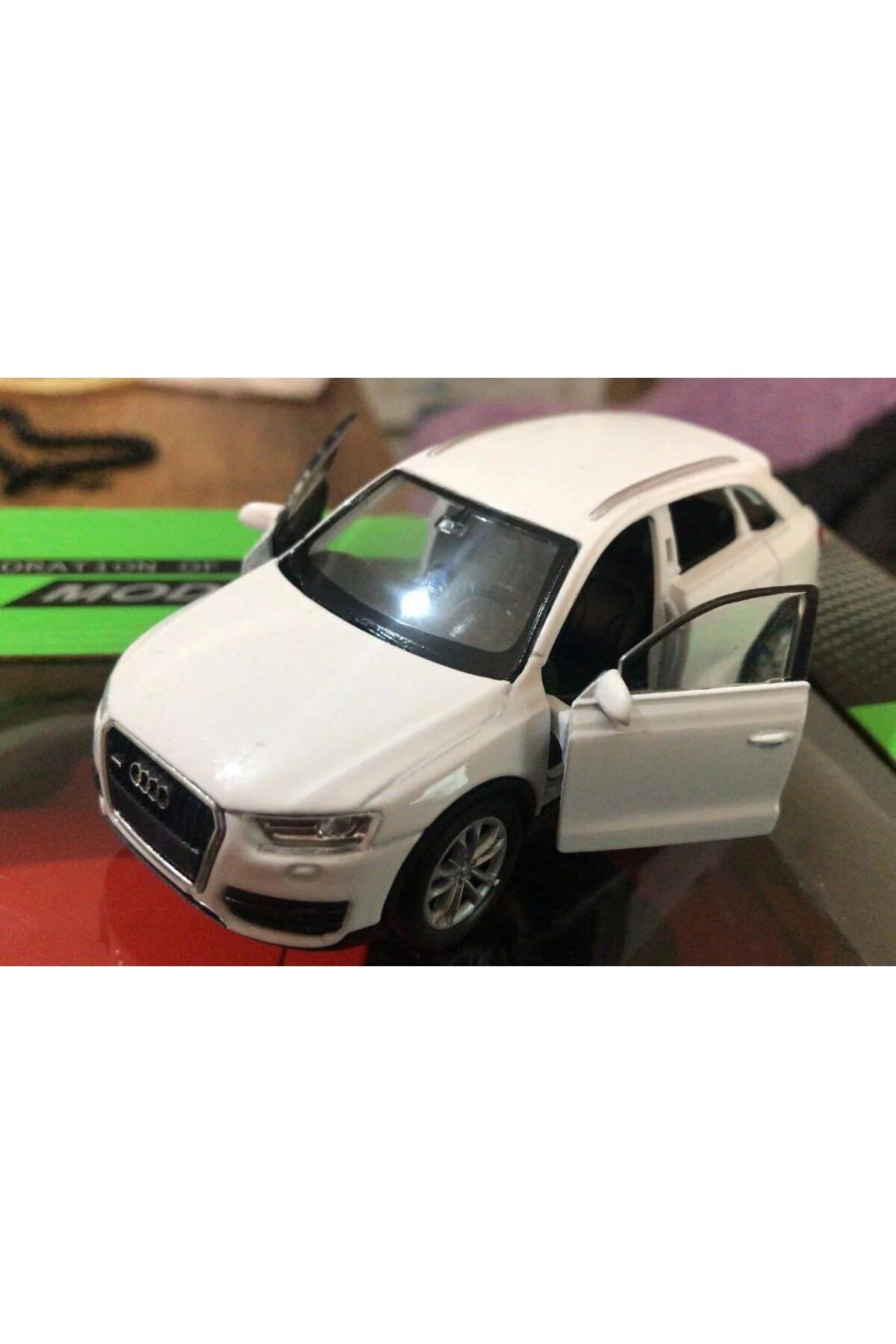 مدل خودرو اسباب بازی ماشین فلزی 1 36 چک را ترک کنید AUDI Q3 JEEP WELLY