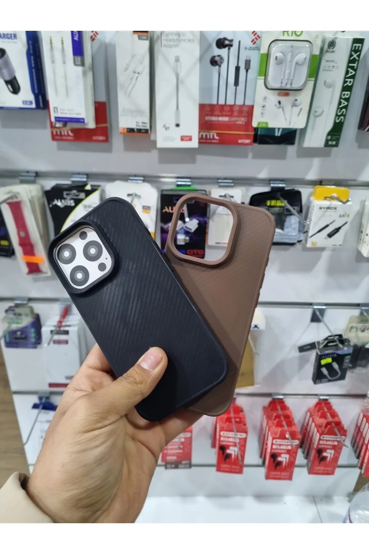 کاور و قاب پارچه ای داخلی سازگار با IPHONE 16 PRO TW