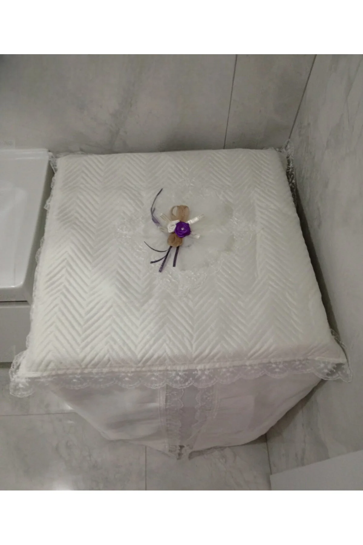 نظم‌دهنده حمام ماشین لباسشویی کاسه بنفش را با پارچه گل سرخ کتانی 68X80 پوشش می دهد Butik