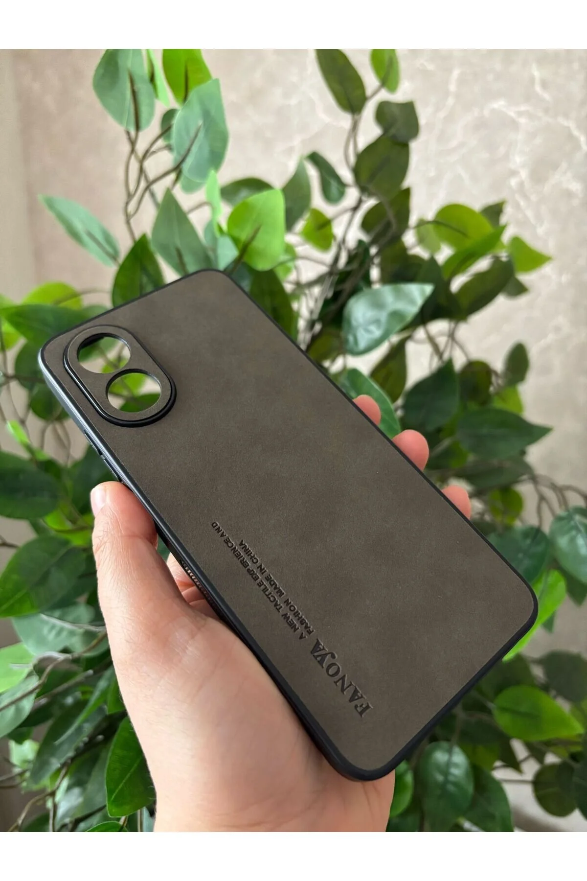 کاور و قاب محافظ دوربین OPPO A38 که با طراحی مخملی رنگارنگ بیرون زده است Hatreds