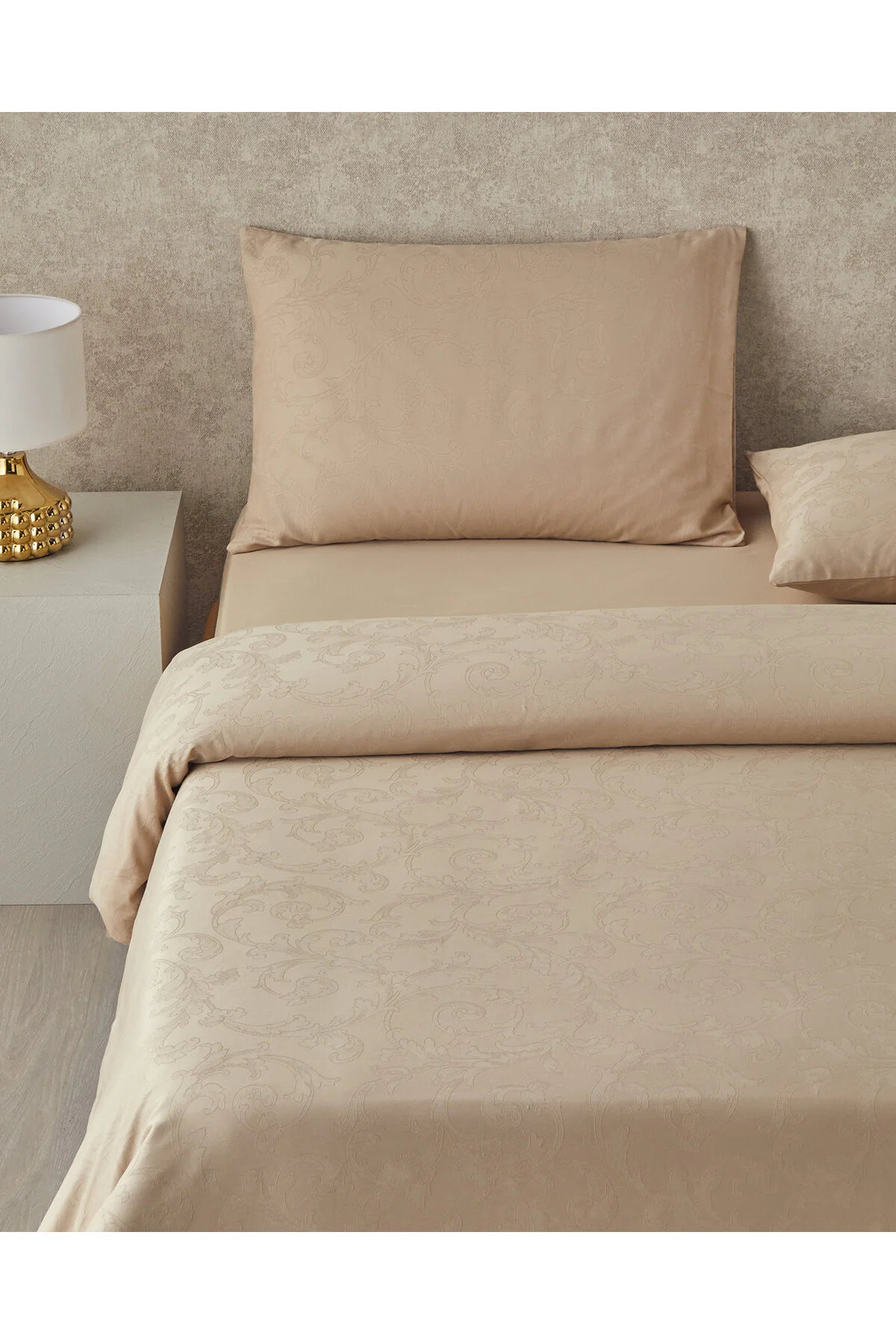 کاور لحاف خیلی بزرگ کتیبه سلطنتی ژاک پنبه ای ساتن پادشاه شما را تحت پوشش 240X220 سانتی متر طلای باستانی قرار دهید English Home