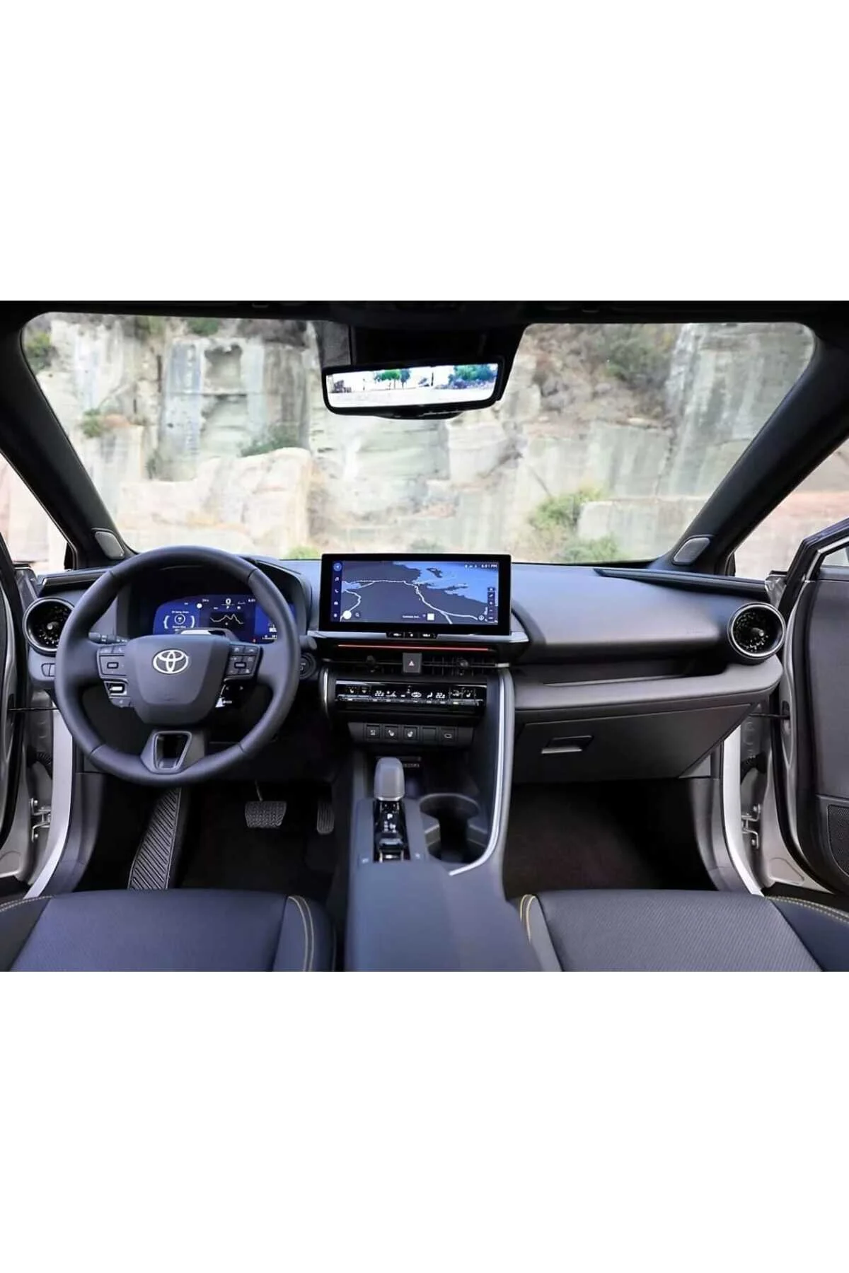 محافظ کاپوت TOYOTA CHR 2024 سازگار با صفحه نمایش MULTI ENMEDYA PROTECTION FOOY PPF SLR CAR WRAP