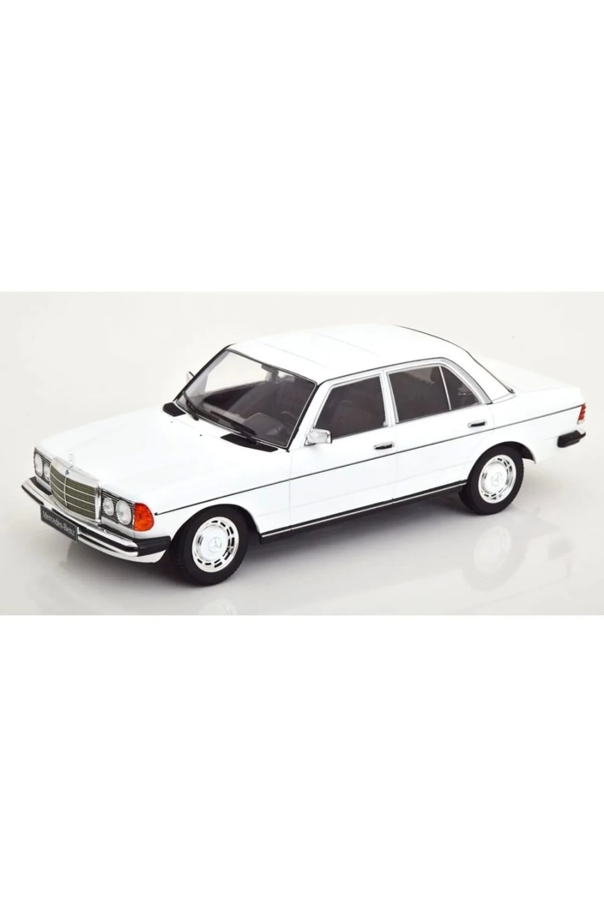 ماکت خودرو مرسدس بنز 230E W123 1975 سفید برند KK Scale
