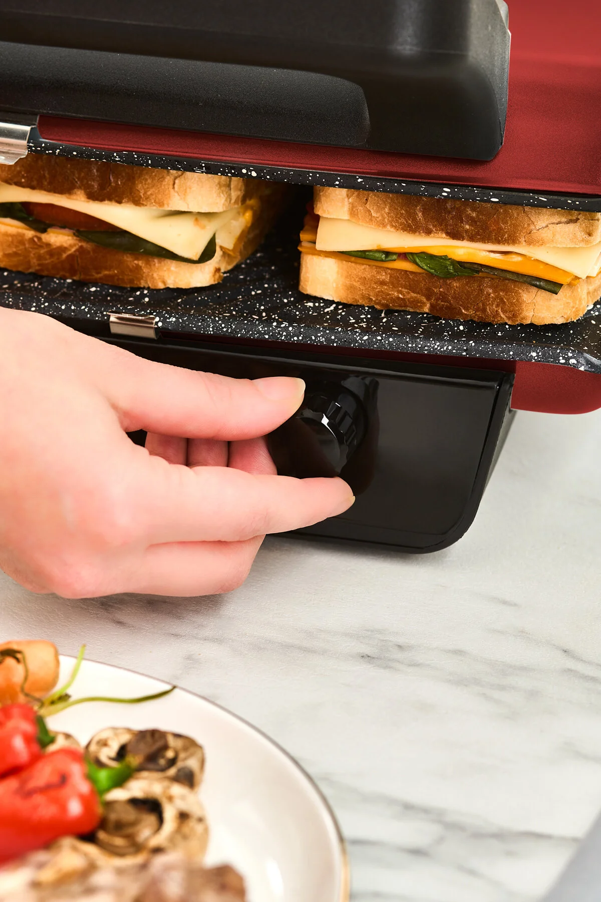 دستگاه ساندویچ و تست CRUST GRILL TOAST AND TOASTER 6 SLICES RED اورجینال Karaca