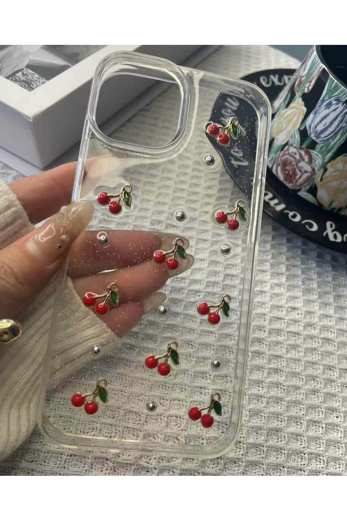 کاور و قاب شفاف نقره‌ای با طرح اپوکسی گیلاس سازگار آیفون 16 پرو KVK PRİVACY