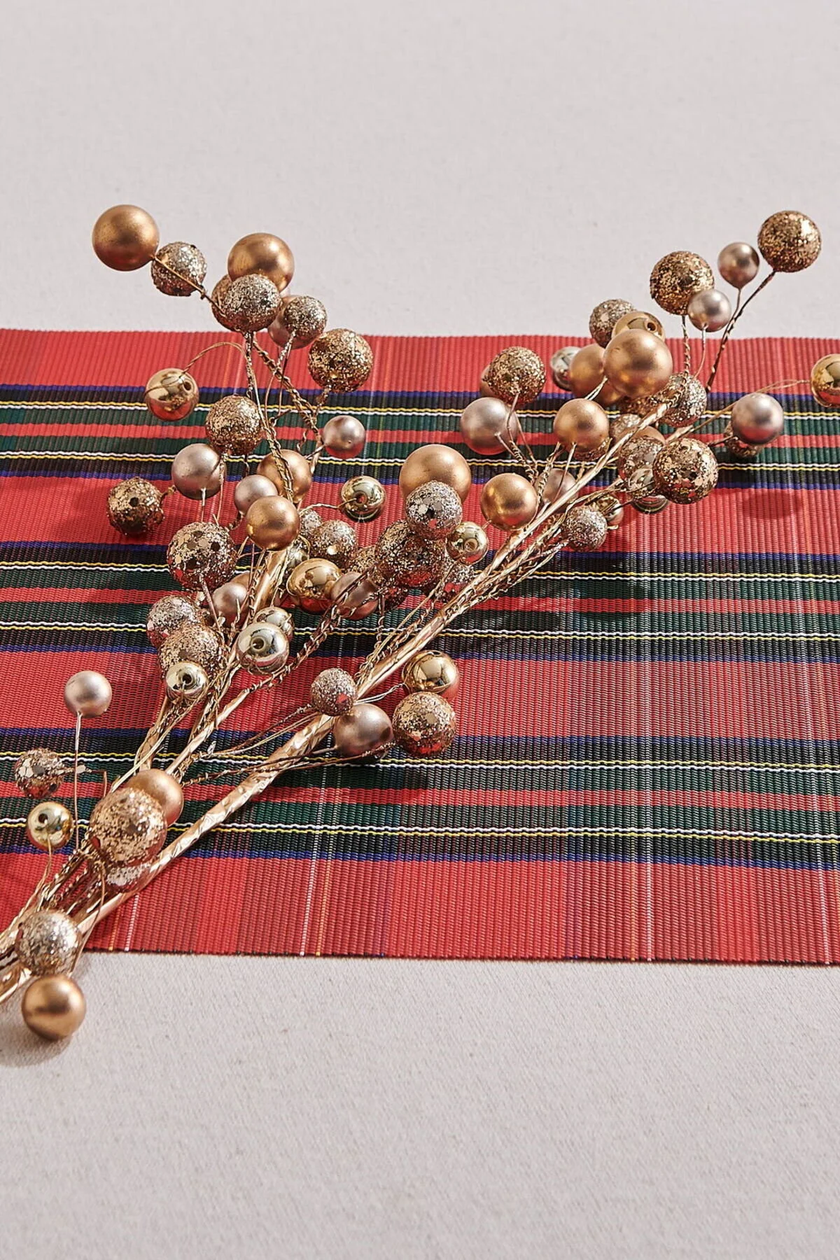 اشیاء دکوراتیو و مجسمه اسپری چشمک 83 سانتی متر پاشاباغچه Paşabahçe