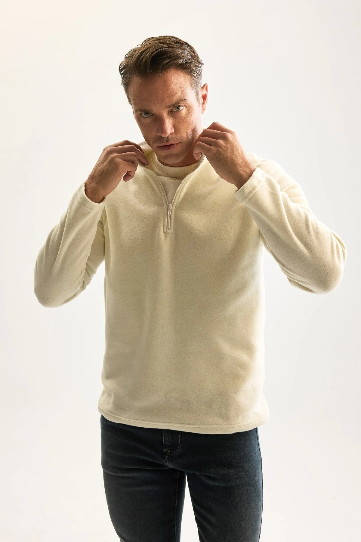 سافت شل و پلار مردانه ضد سرد معمولی غیر منظم غیرقانونی متناسب با یقه Zipper Polar Sweatshirt دفاکتو Defacto