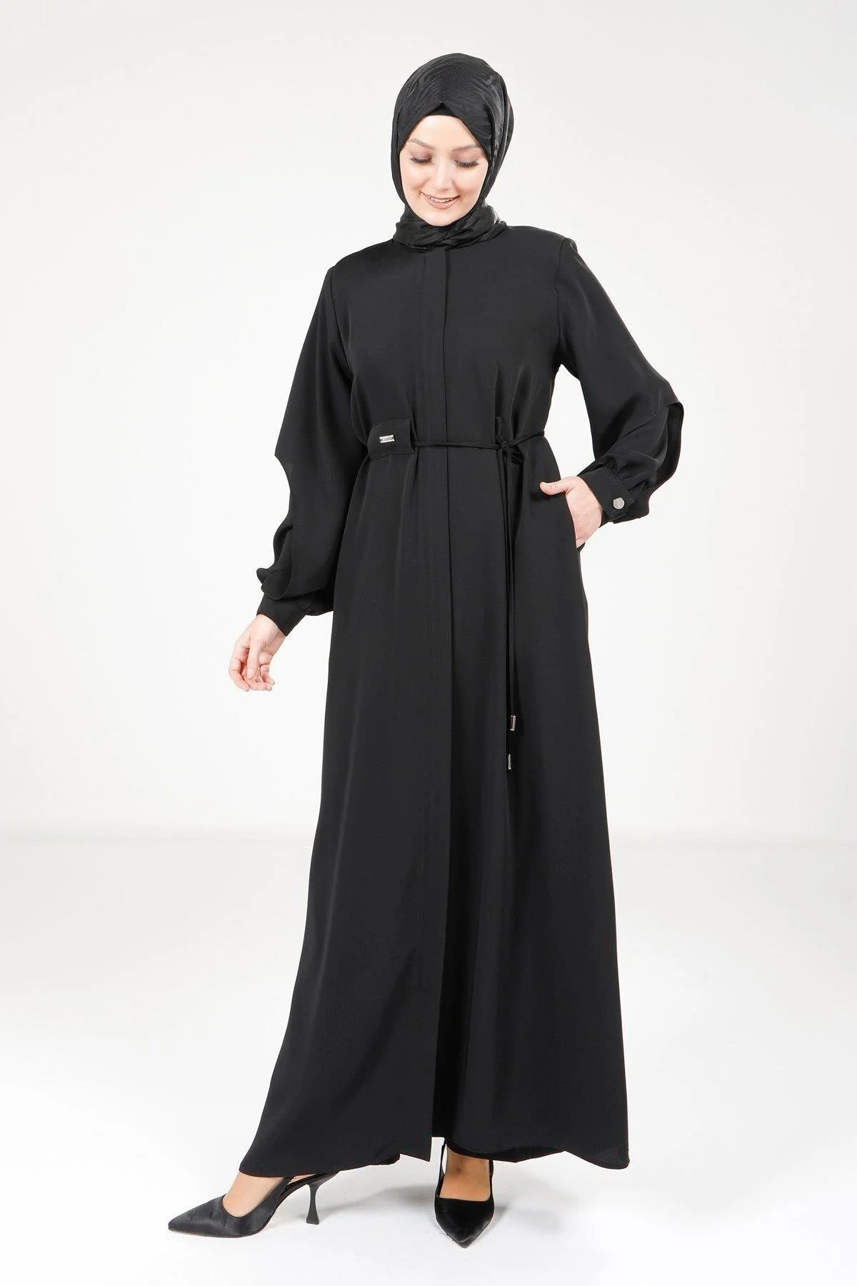 مانتو و عبای پوشیده زنانه آستین دو رنگ سیاه FERACE 9169 Beyza