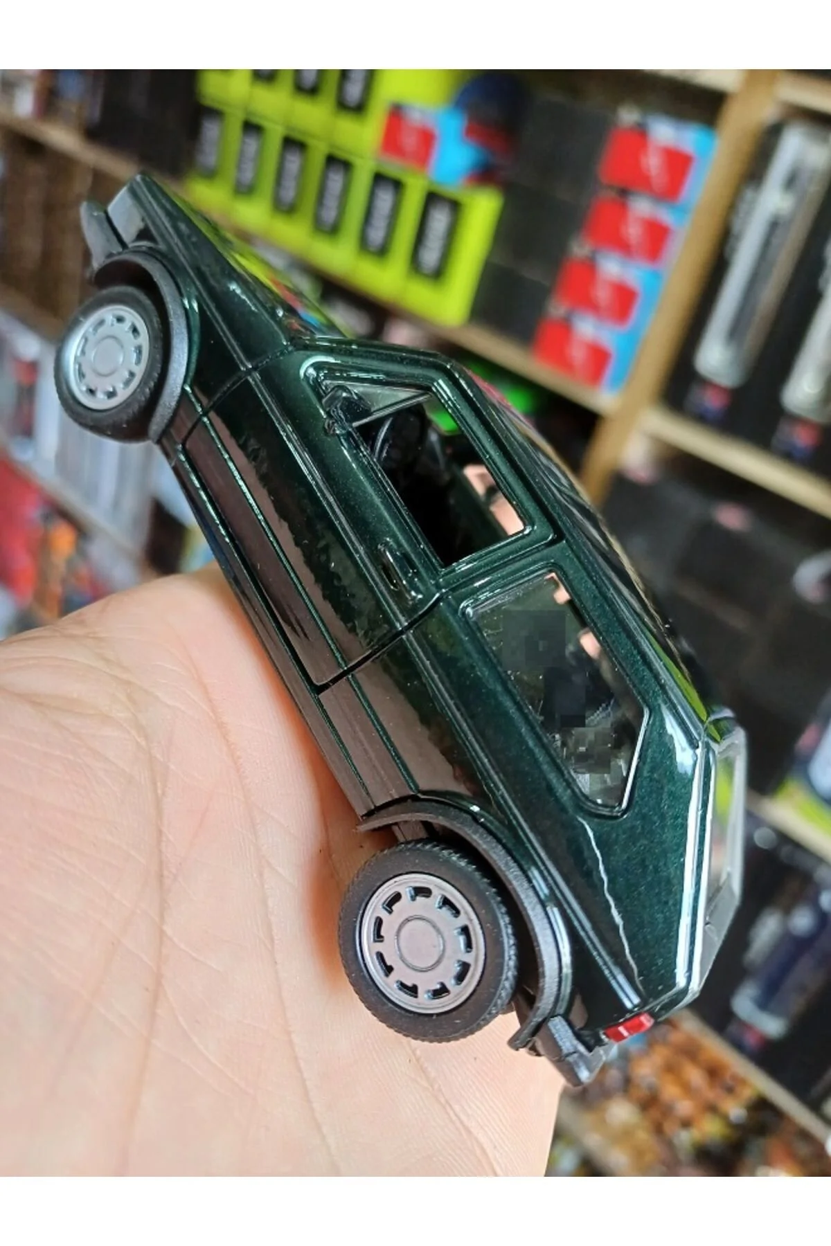 مدل خودرو VOLKSWAGEN GOLF 1 GTI CLASSIC DIECAST DOORS COLLECTION MODEL GREEN OYUNCAKSAHİLİ