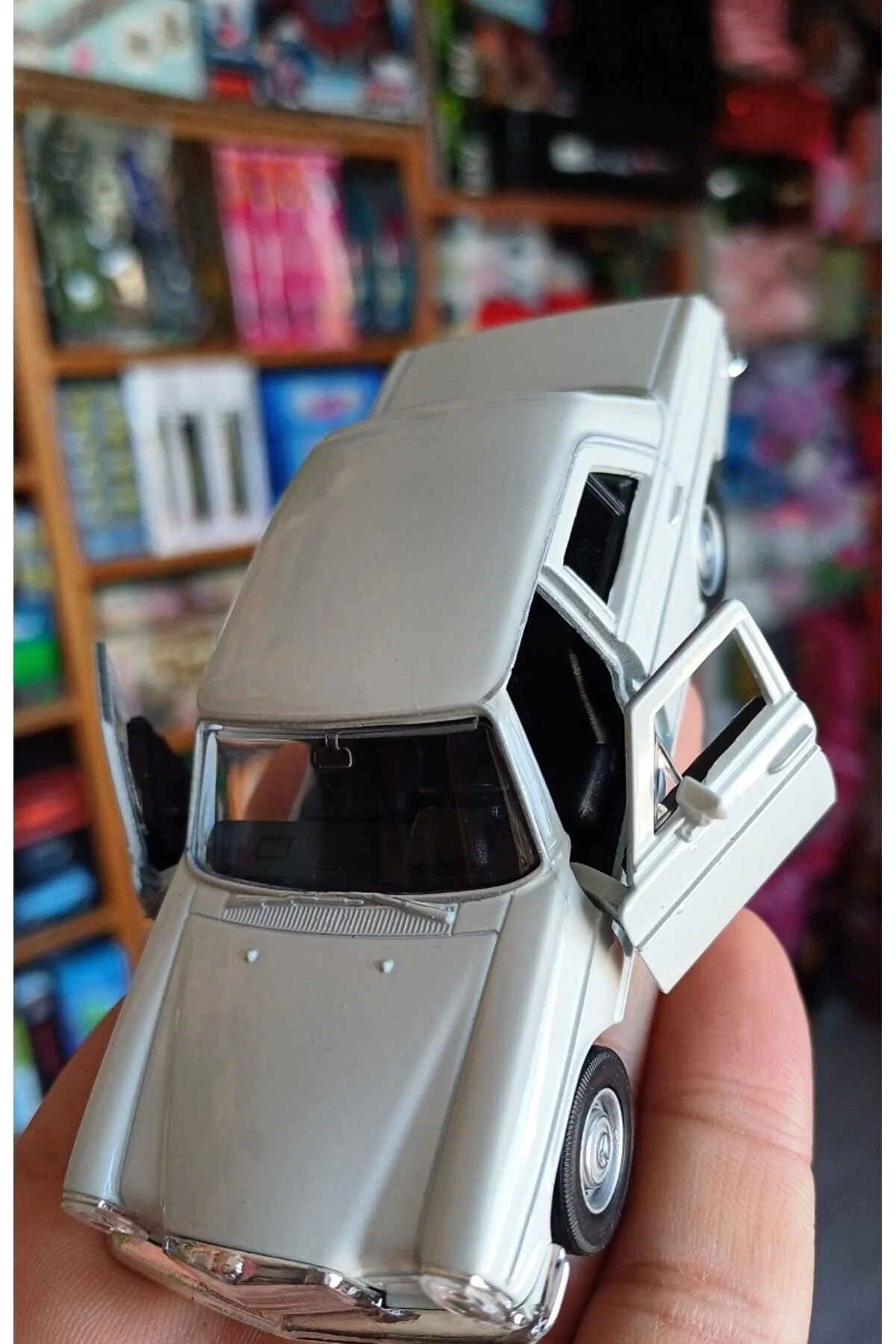 مدل خودرو MERCEDES BENZ 220 CLASSIC NOSTALGIA MODEL DOORS CAR COMPLET OYUNCAKSAHİLİ