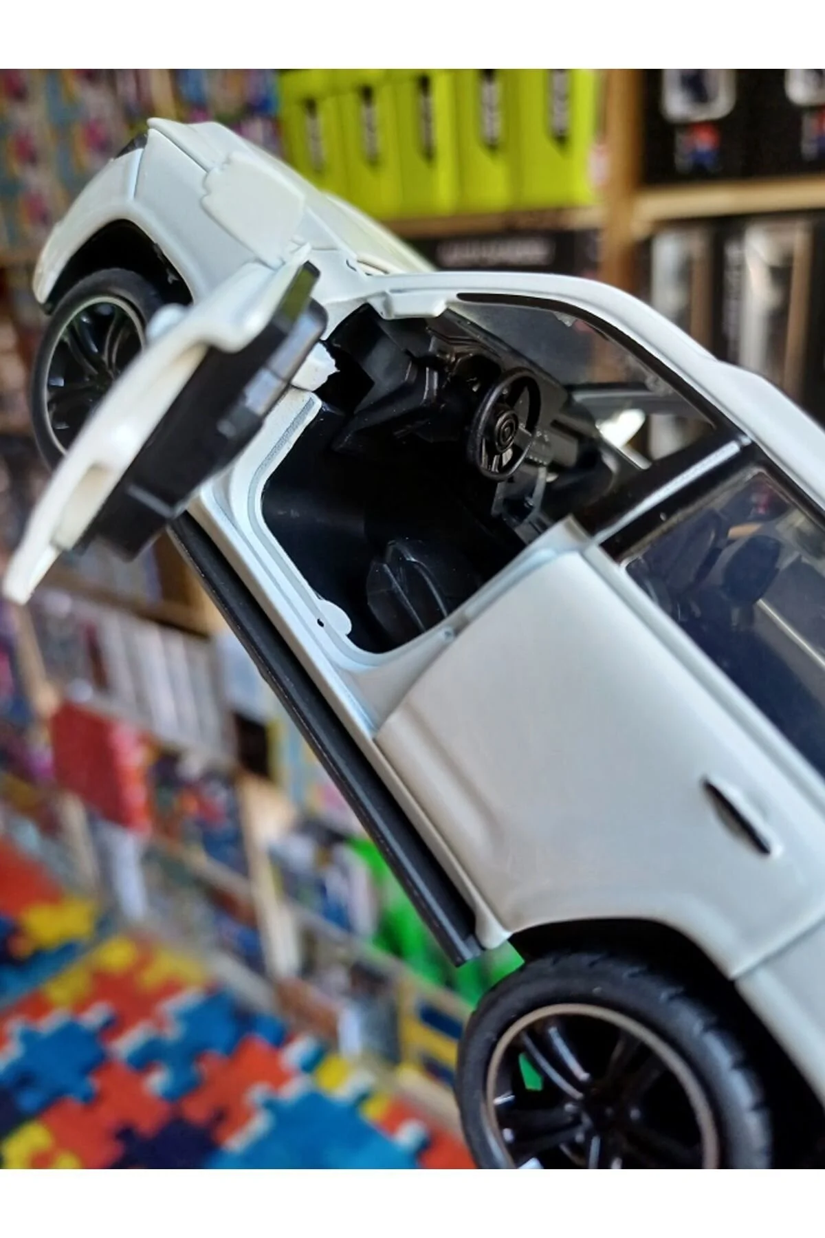 مدل خودرو TOYOTA LAND CRUISER V8 JIP 1:32 DIECAST LIGHT LIGHTS & VOICE METAL CAR WHITE OYUNCAKSAHİLİ