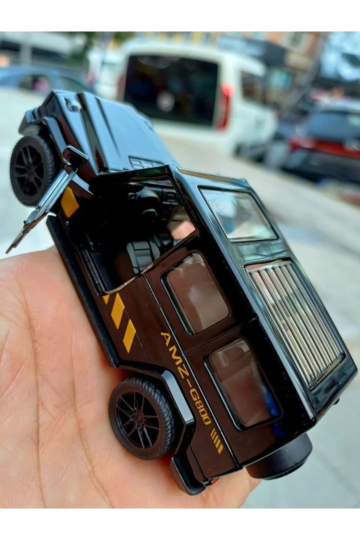 مدل خودرو مرسدس بنز کلاس G63 500 MINI JEEP COLLECTION 1.64 DIECAST METAL CAR DOORS OPEN 10.5CM از ترکیه OYUNCAKSAHİLİ