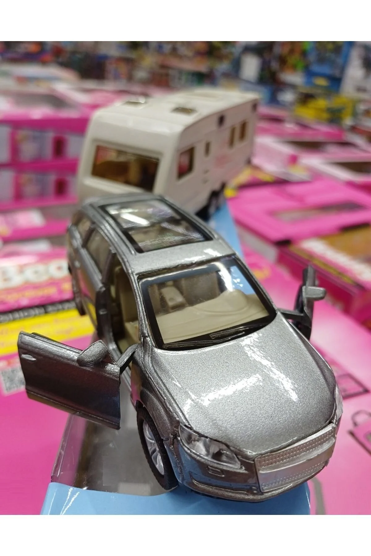 مدل خودرو CARAVAN Q7 JEEP METAL AND 2 PIECES IRON TOY درب ماشین آئودی باز آبی از ترکیه OYUNCAKSAHİLİ