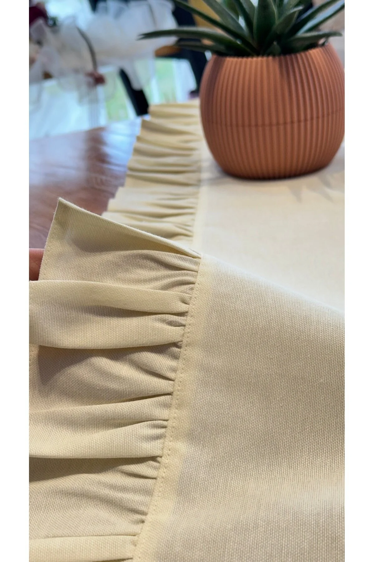 رانر و زیر بشقابی 40X80 میز قهوه متوسط ​​FRILLY COVER TABLECLOTH RUNNER Konyaaltı Çeyizevi