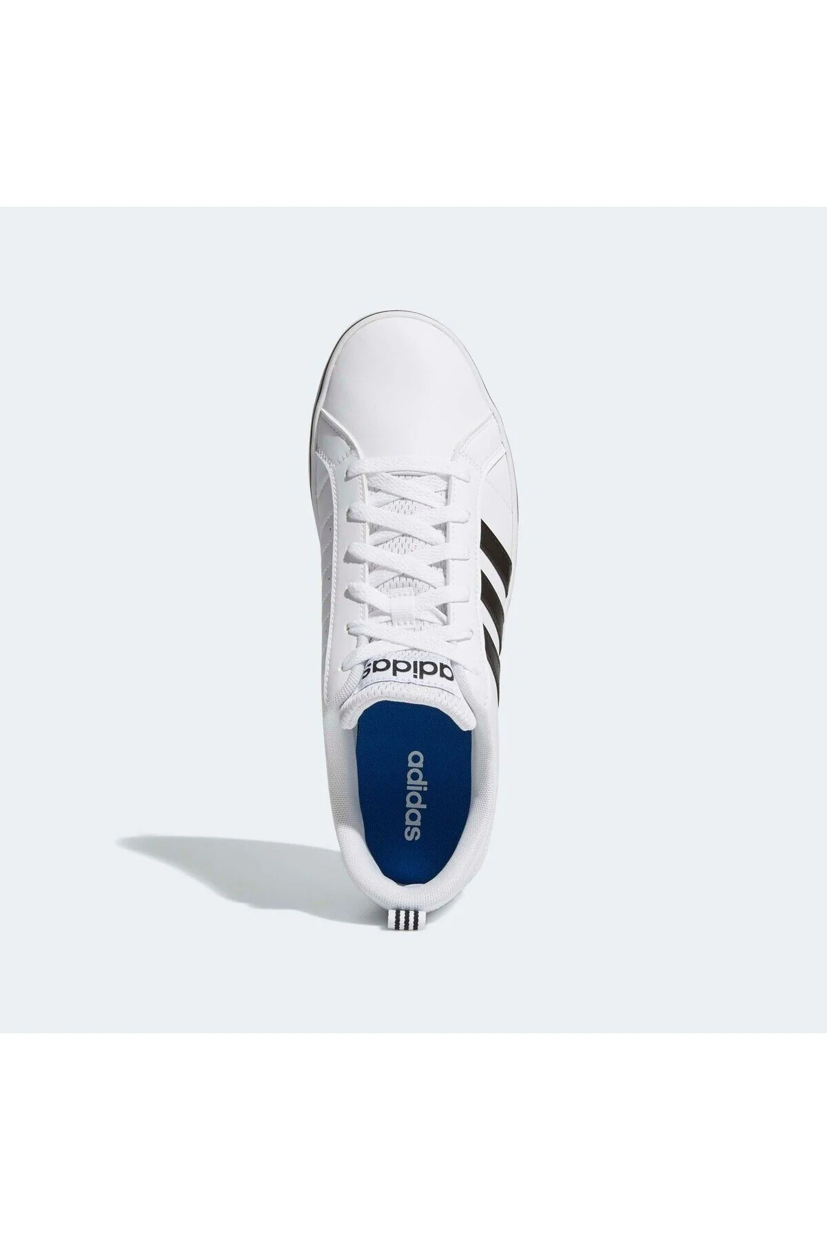 کفش مردانه Pace در مقابل ورزشی سفید آدیداس adidas