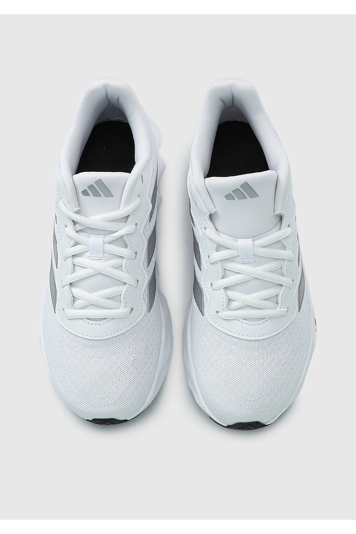 اسنیکر زنانه SWITCH MOVE W سفید RUNNING SHOE ID5257 آدیداس adidas