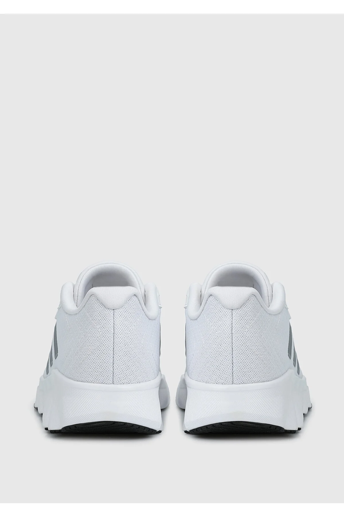 اسنیکر زنانه SWITCH MOVE W سفید RUNNING SHOE ID5257 آدیداس adidas