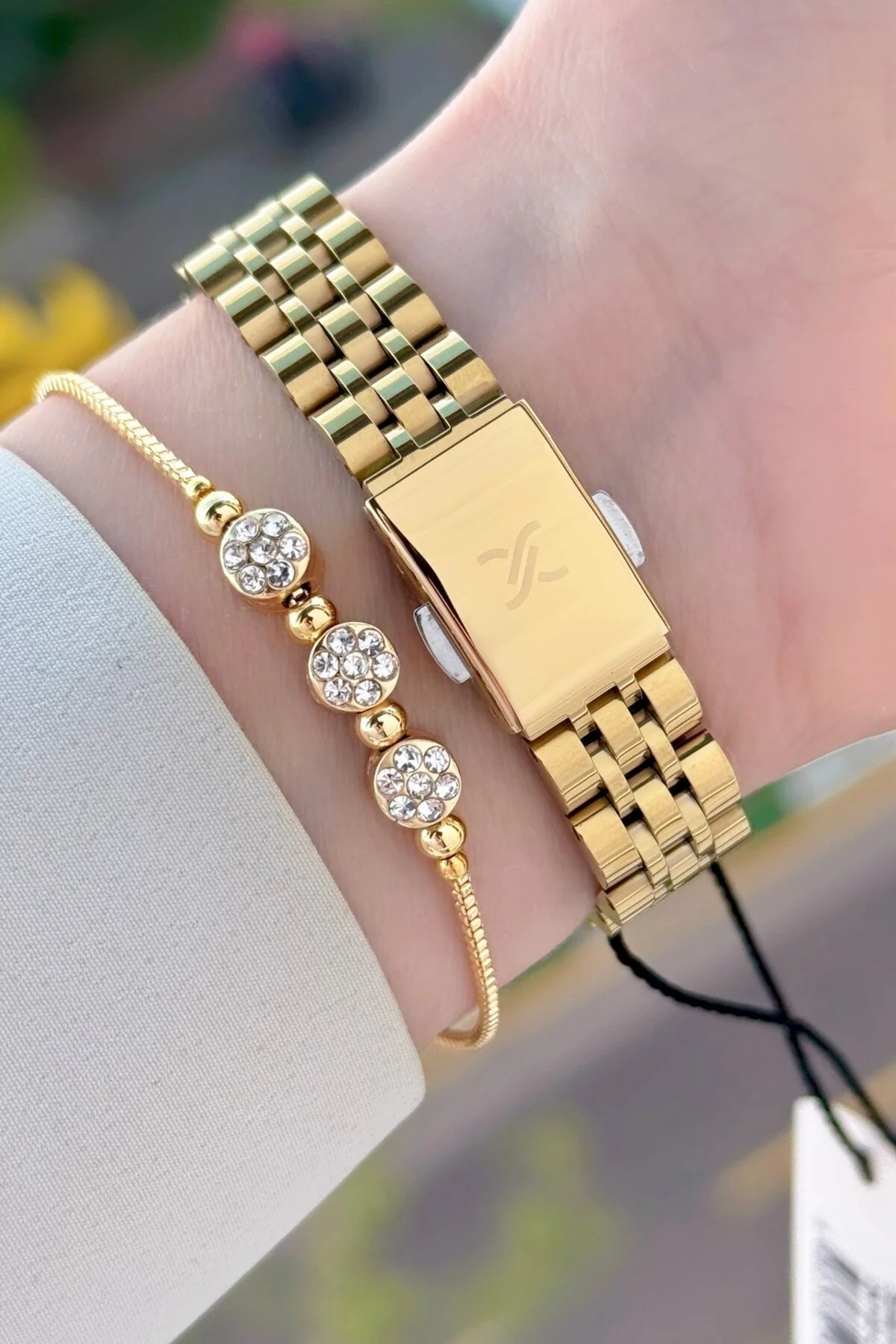 ساعت طلایی زنانه رنگ طلای 30 میلی متر مچی و دستبند دنیل کلین Daniel Klein