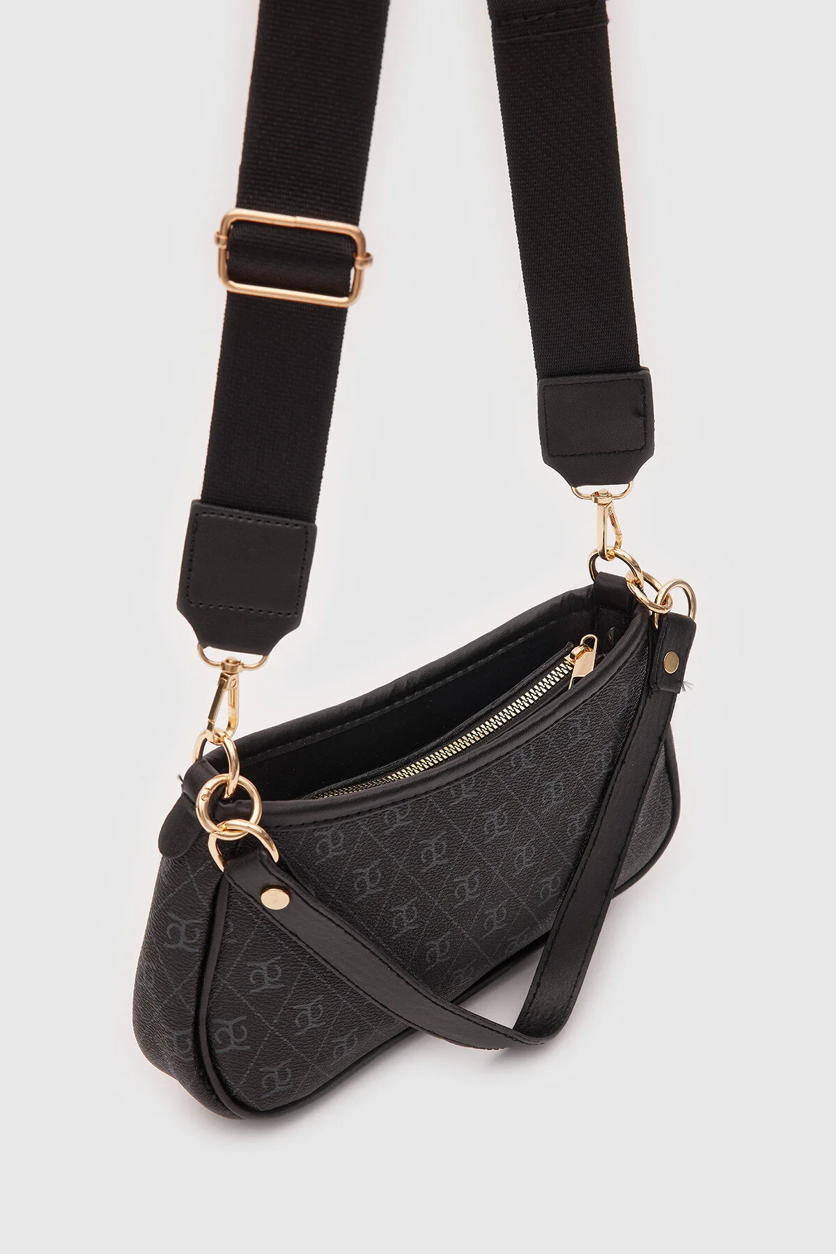 کیف شانه ای مزرعه مونوگرام باگت و کراس بادی مشکی Shule Bags