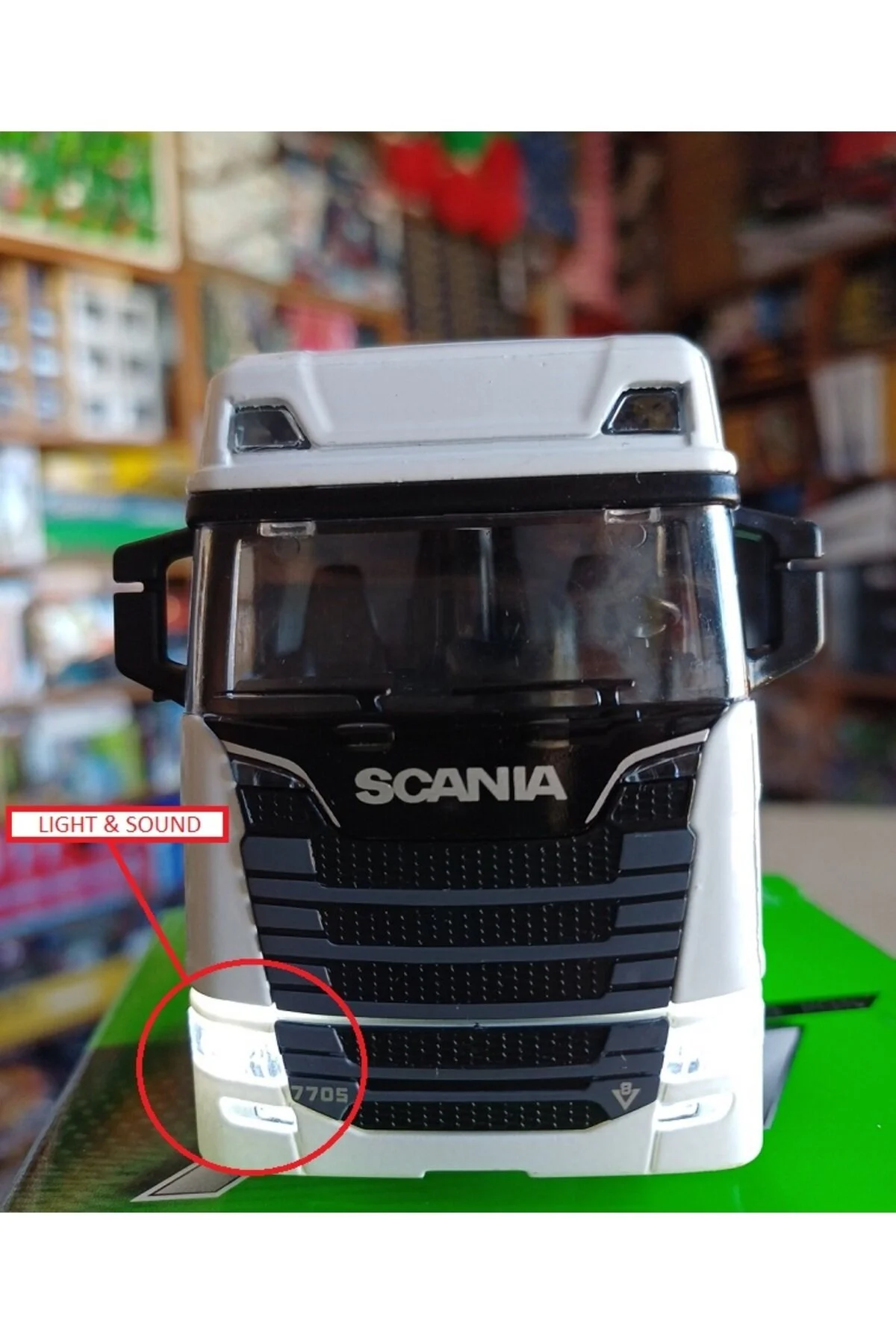 مدل خودرو سر کامیون فلزی SCANIA V8 R730 باز می شود و به جلو رود CARRIER MODEL 1.64 از ترکیه Oyuncak Evi