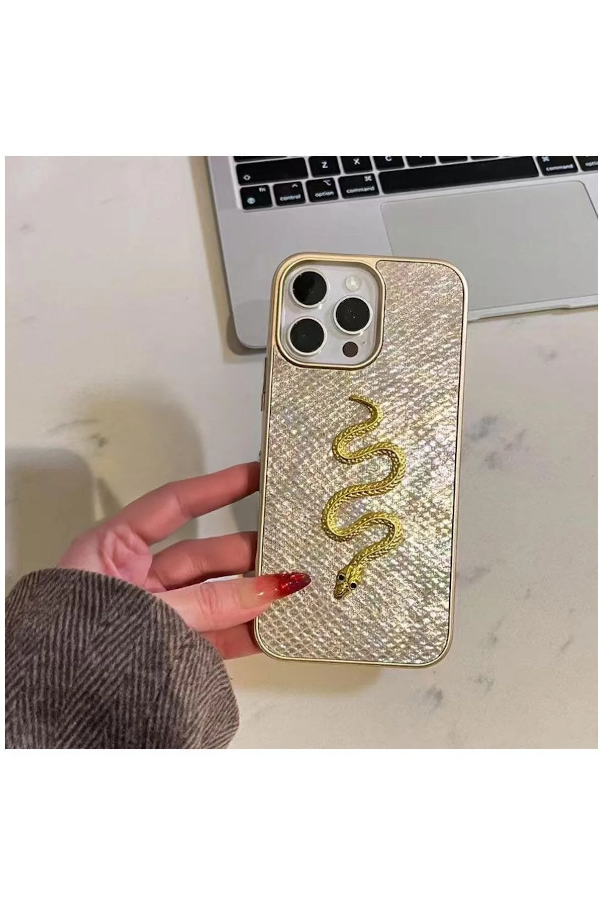 کاور و قاب APPLE IPHONE 15 PRO MAX CASE COMPATIBLE ZEBANA GOLDEN SERPENT SILICONE GOLD اورجینال Zebana