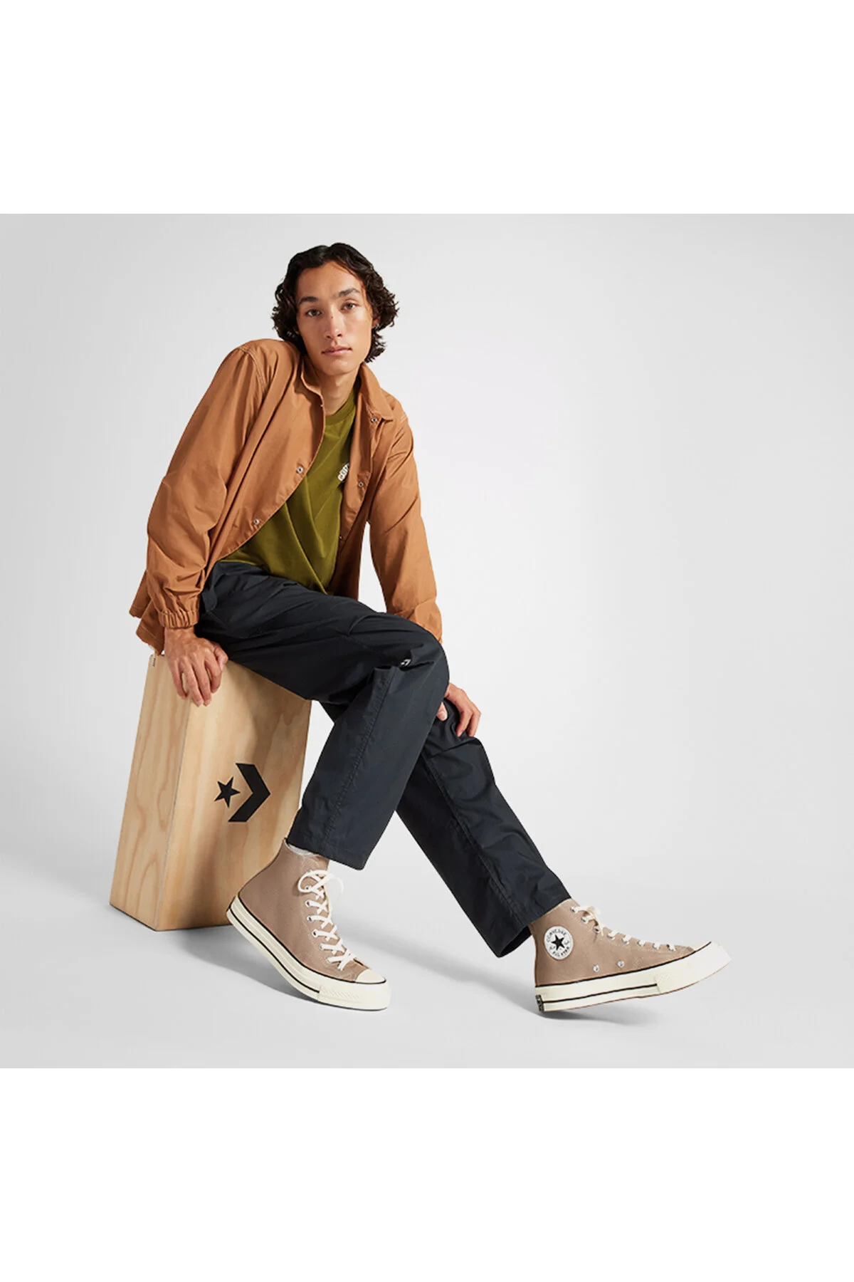 اسنیکر کفش ورزشی یونیسکس بژ چاک 70 کانورس Converse