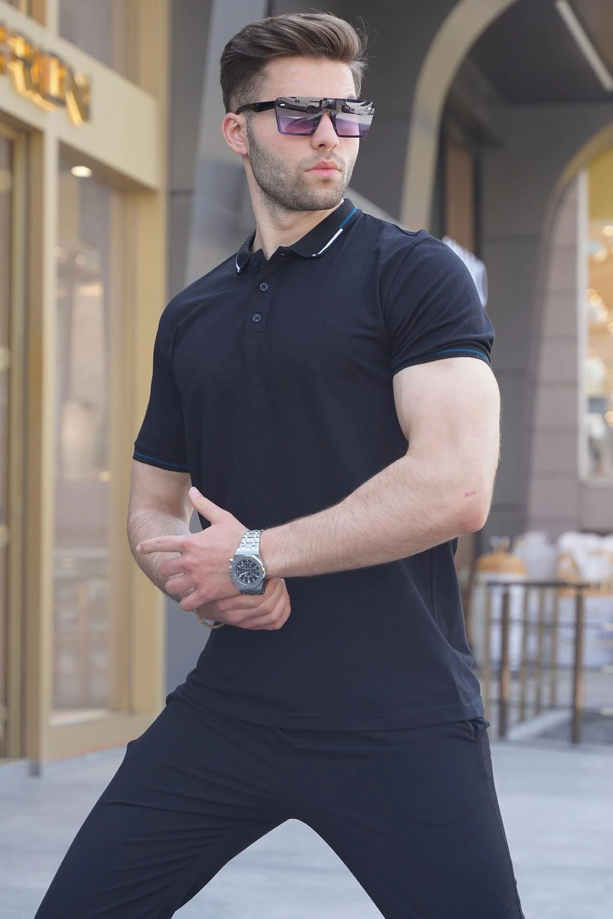 تی شرت یقه پولو مشکی مردانه سیاه چوگان یاکا T Shirt مدمکس Madmext
