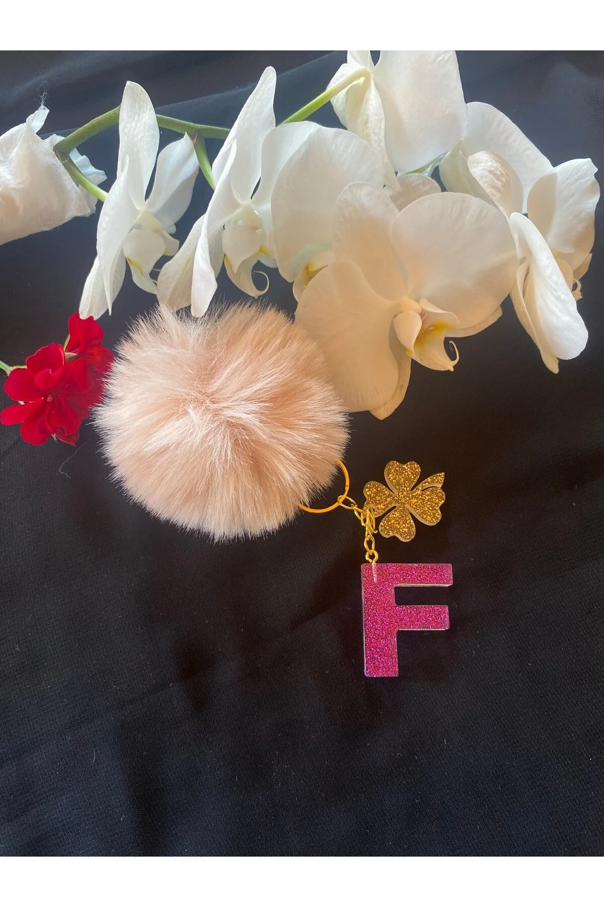 جلیقه کلید اکسسوری جاکلیدی جلو کیف بنفش GLITTER F LETTER با گزینه پومپوم Bellinzona