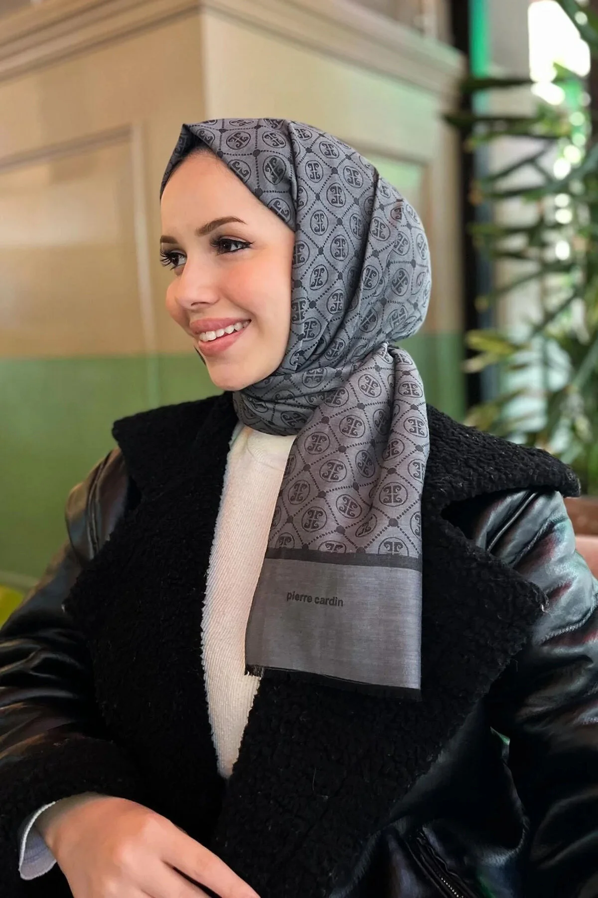 شال 1030300 913 خاکستری دودی Pierre Cardin
