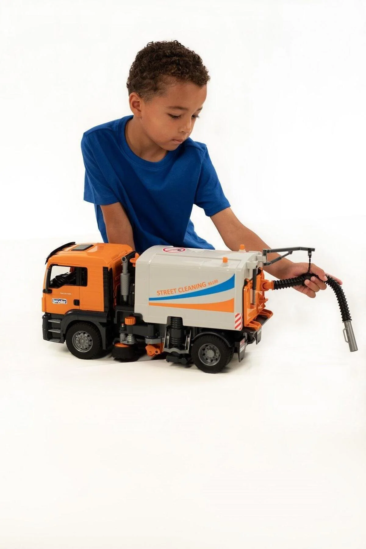 ماشین اسباب بازی MAN TGS STREET VEHICLE BR03780 Bruder