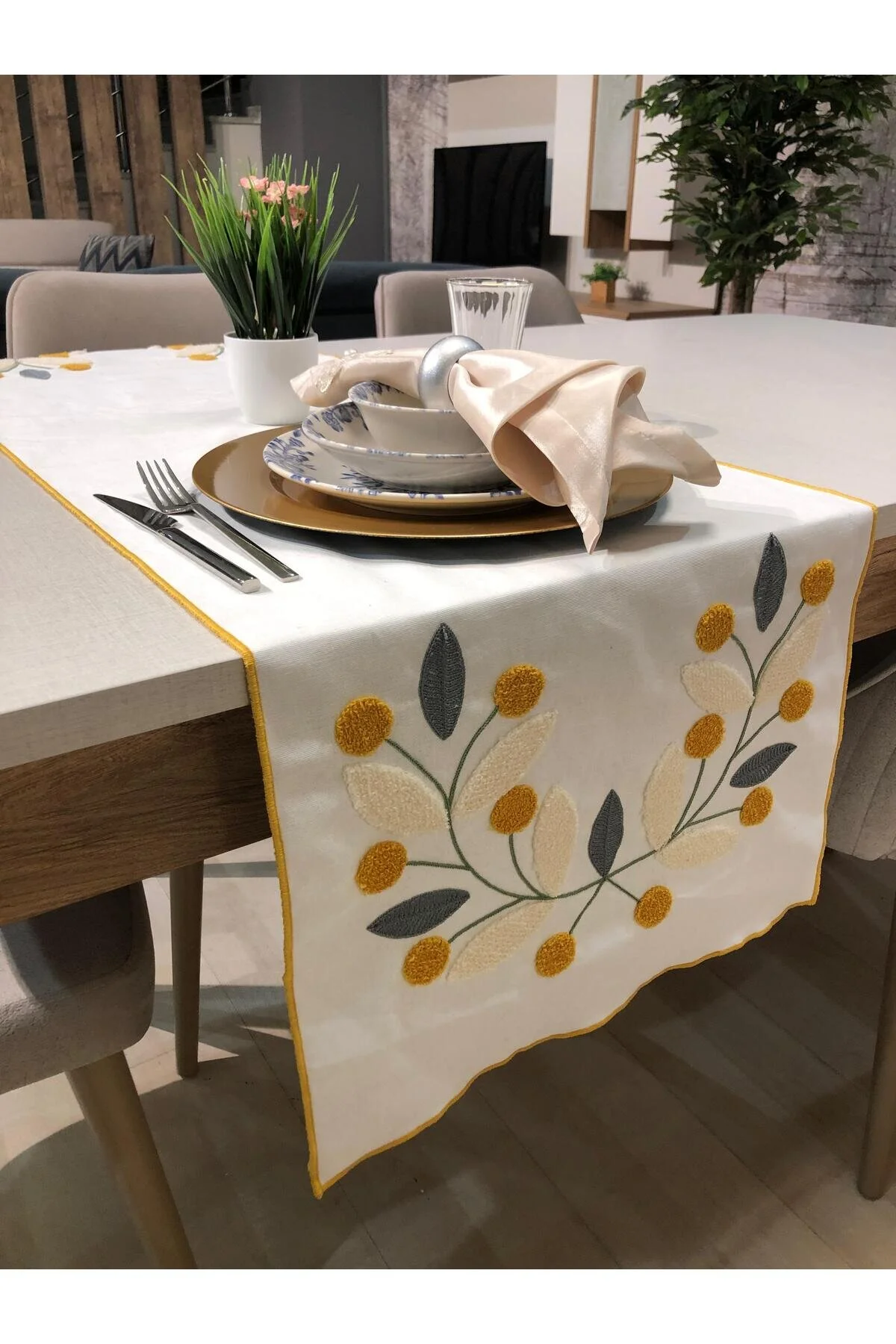 رانر و زیر بشقابی پانچ دونده زرد دیزی پومپون 35 140 سانتی متر LUWİNO HOME