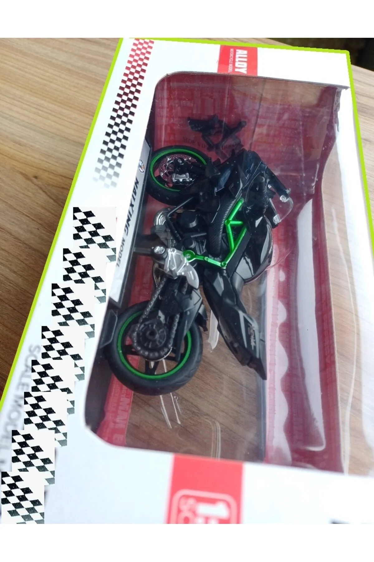 ماشین اسباب بازی موتور سیکلت کاوازاکی نینجا ZX6R مدل 110 میلی متری مجموعه فلزی + پایه OYUNCAKSAHİLİ