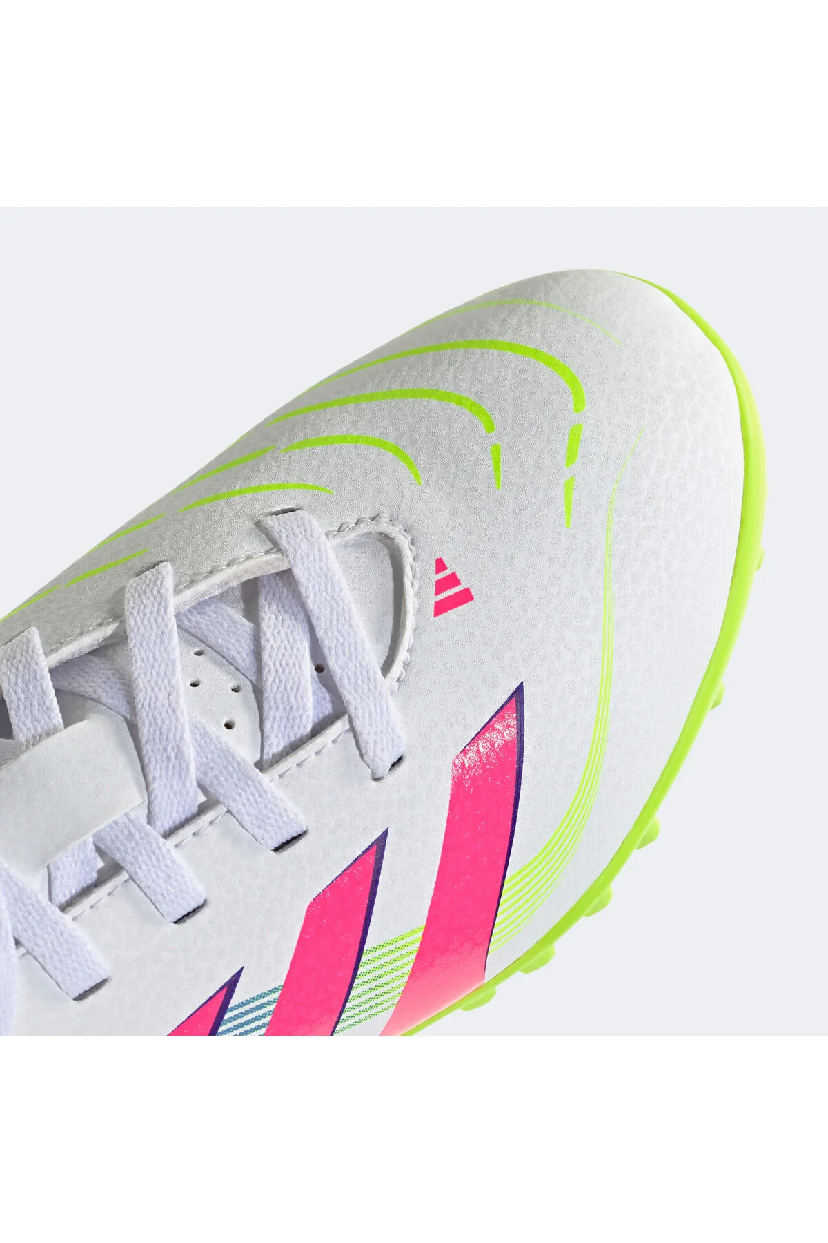 کفش چمن مصنوعی داخلی دخترانه و پسرانه بچگانه CRAMPON سفید CHILD CLUB PREDATOR آدیداس adidas